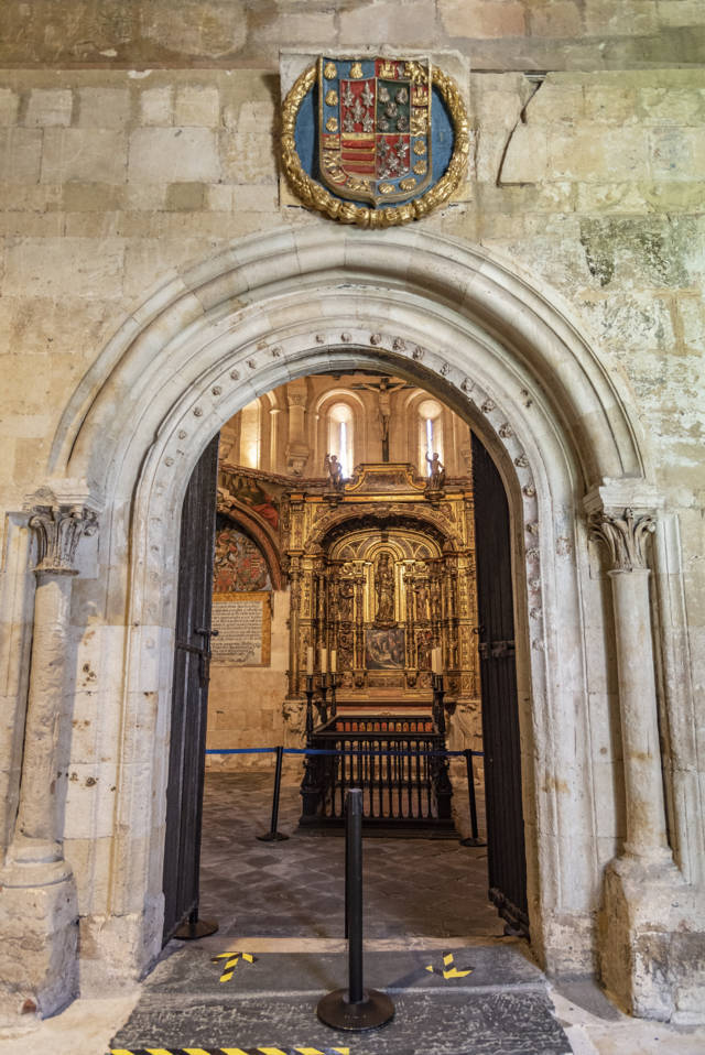 Salamanca 055 - Catedrales Nueva y Vieja - vieja - capilla de San Salvador.jpg